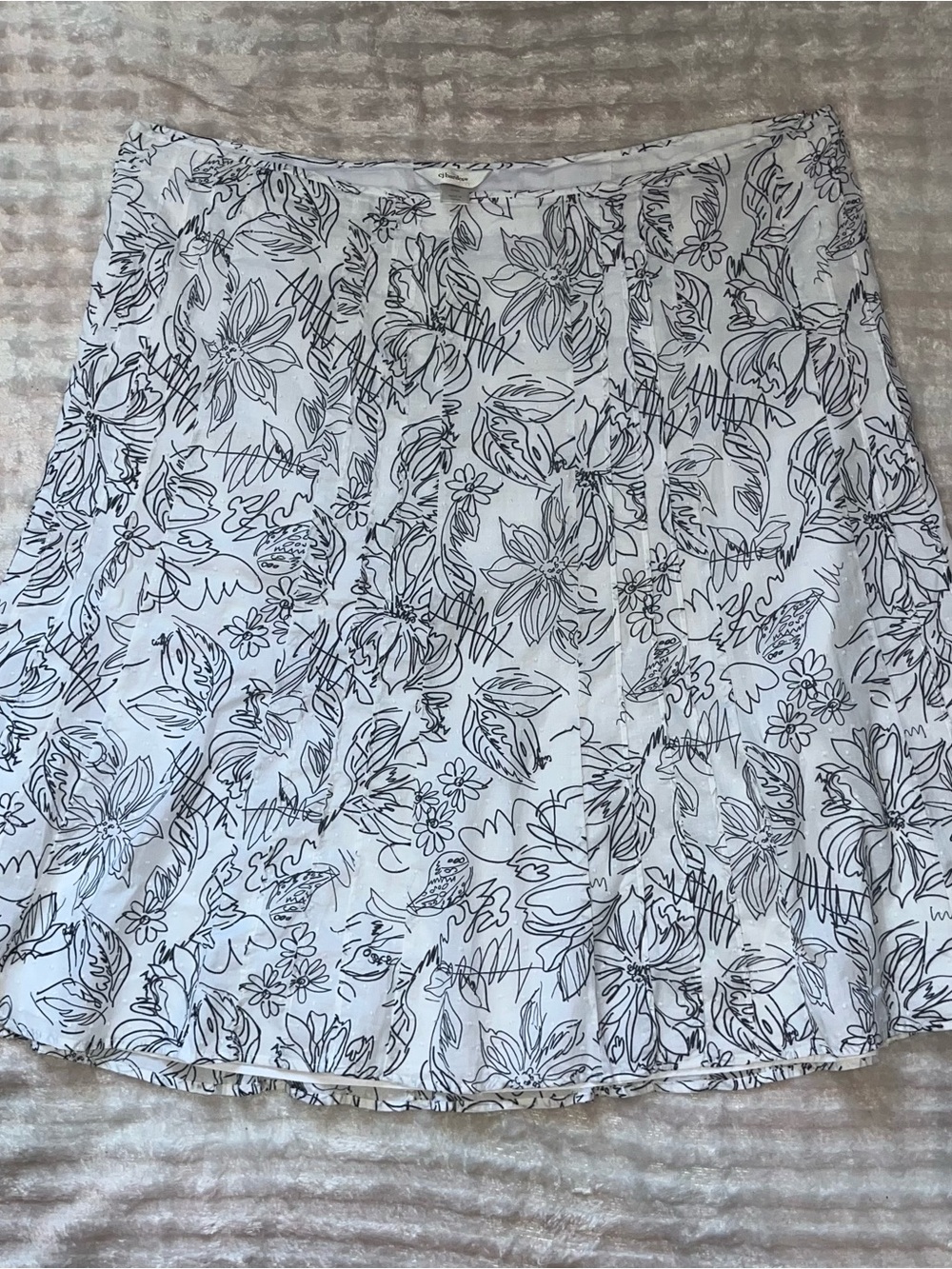 Vintage CJ Banks White Pleated Midi Skirt with Black Floral Sketch Print